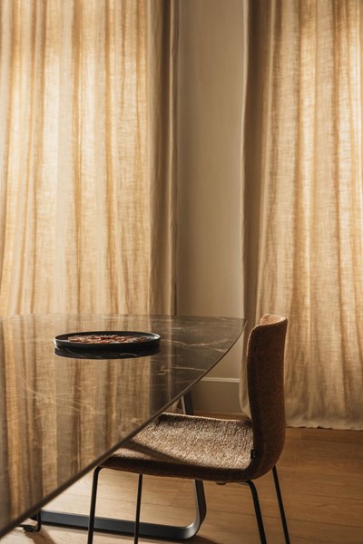 chaise-joli-curve-tissu-tagine-03.jpg