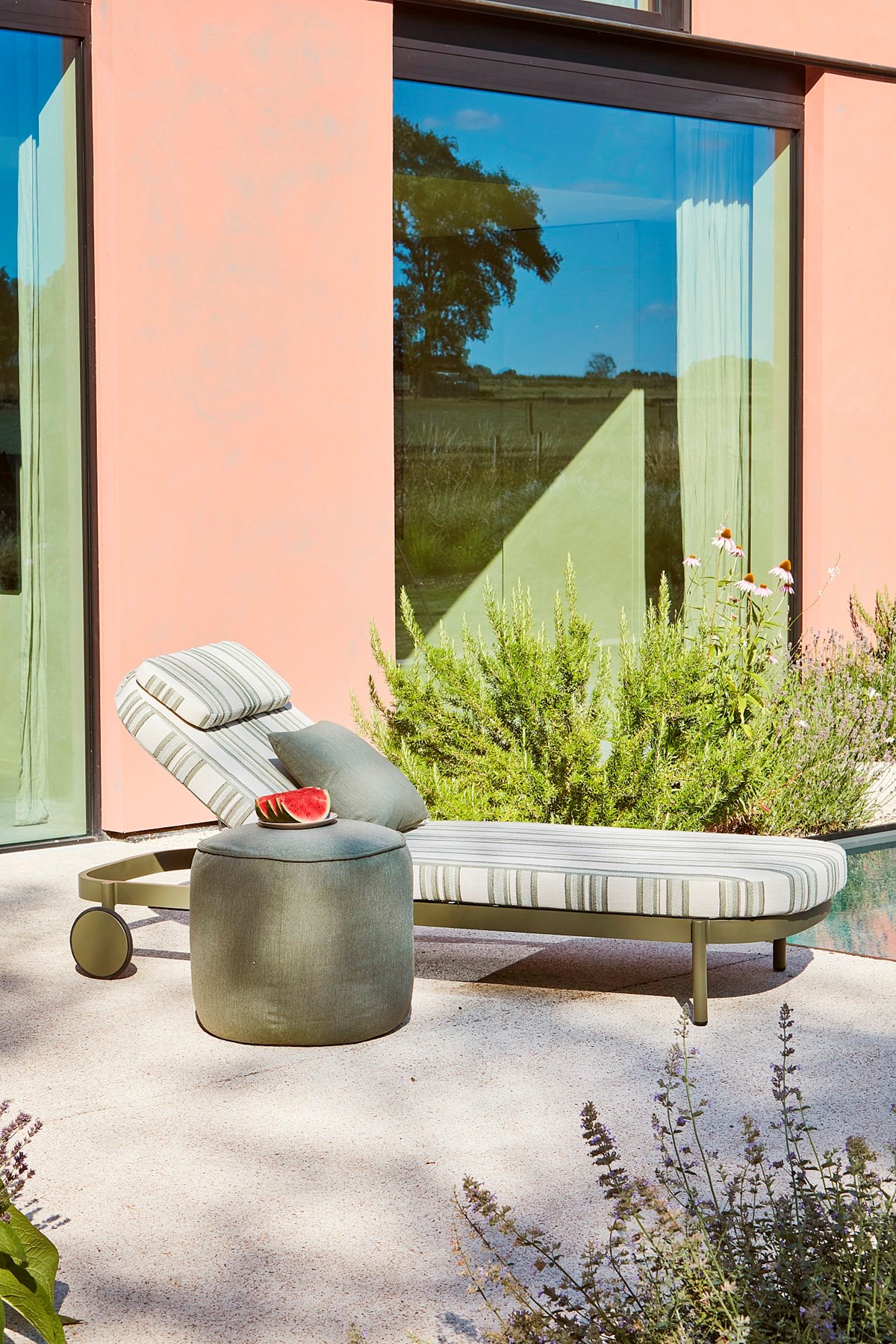 Ava - Lounge - shootBE25 - jatikebon_030726_003888 - LFST_large