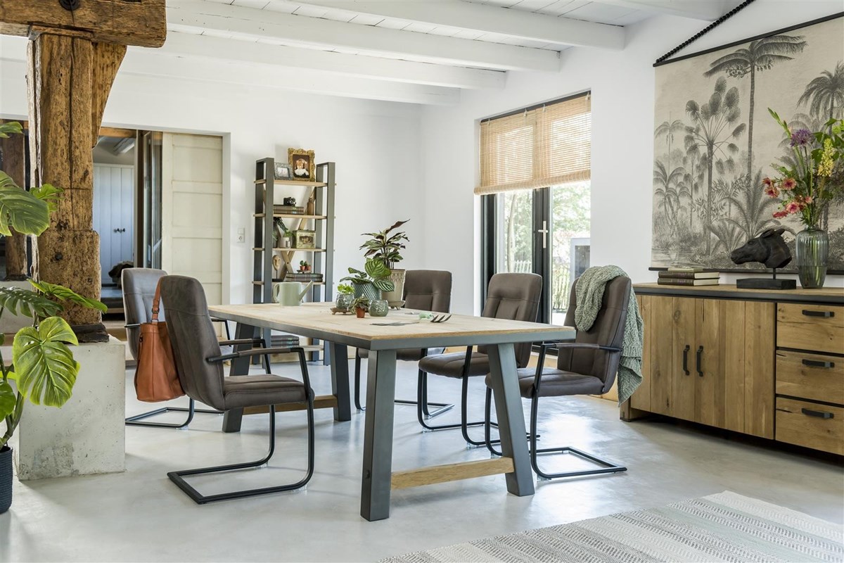 Henders-hazel-salle-a-manger-farmland-00