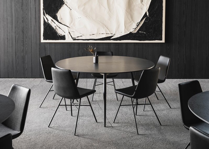 table-joli-marguerite-round-black-iron-01.jpg