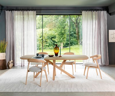 HEN_AMB_Shimla_eetkamertafel_Bellami_eetkamerstoel__